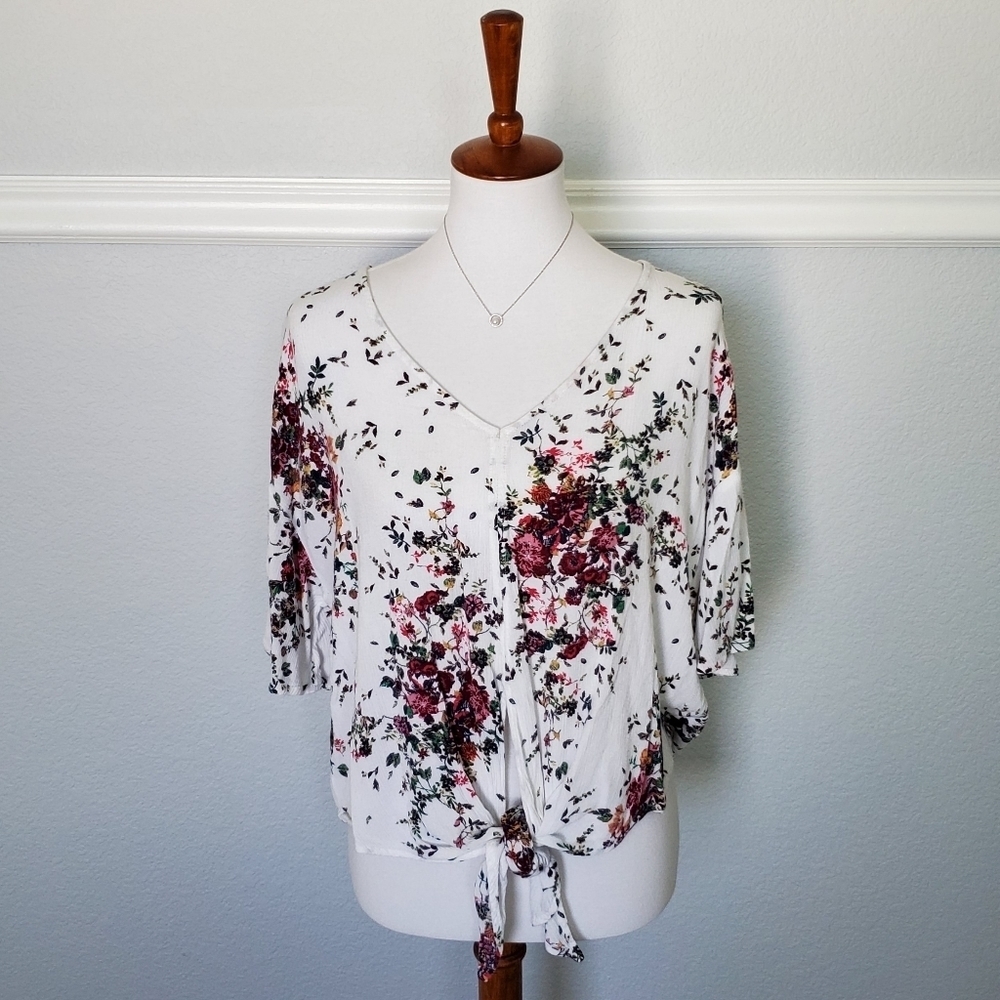LUQ V-neck Floral Print Tie Front Wide Short Sleeve Blouse L White, Pink, Red